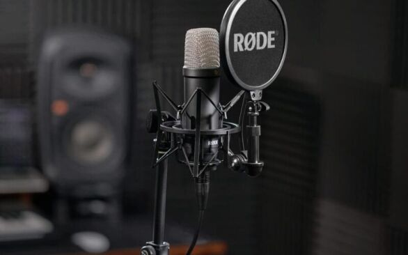 Rode NT1 Signature Series Studio Condenser Microphone - Red