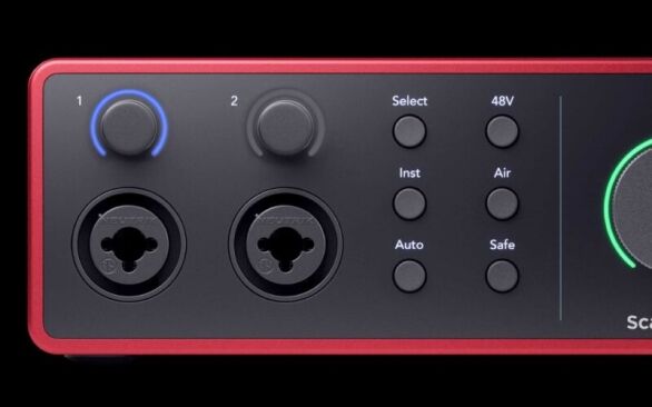 Auto Gain and Clip Safe. Let 4i4 handle your levels. Auto Gain sets your levels and Clip Safe keeps them in the sweet spot, automatically tweaking the gain if you’re in danger of clipping. You'll never lose a take again.