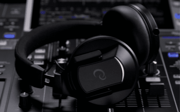 AlphaTheta DJ XDJ-AZ