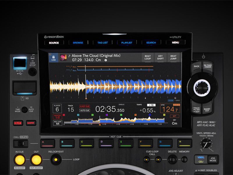 Stacked Waveform Keep an eye on the enlarged waveform of the track on the master player and the one you want to cue up, all on one screen. Identify mix points and visually check the beatgrids are perfectly lined up at a glance.