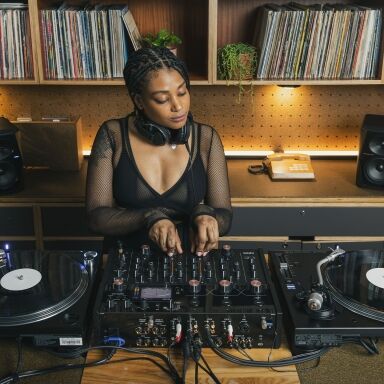 Euphoric sound with digital clarity