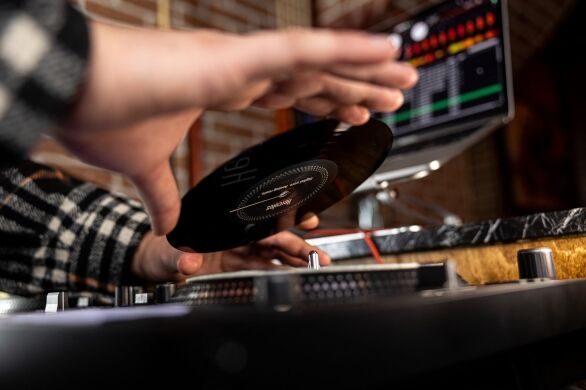 DJControl Inpulse T7 07