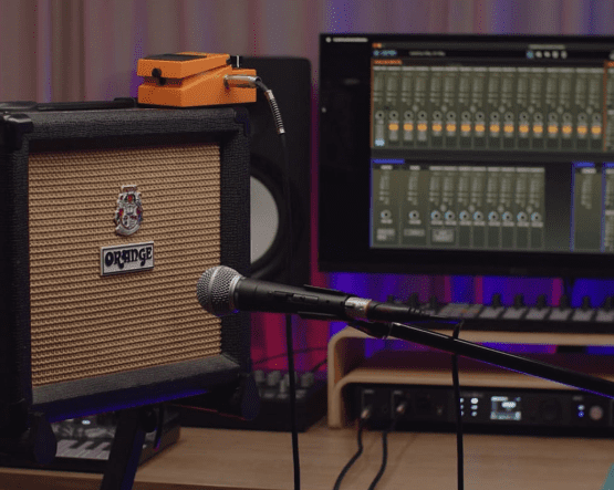 Intricate audio routing Get hands-on with an interface that lets you configure its connections to suit any need, including multiple sends/returns for effects, quick A/B speaker monitoring, and more. The included AudioFuse Control Center even features a matrix for quick ‘connect anything and everything’ configuration.