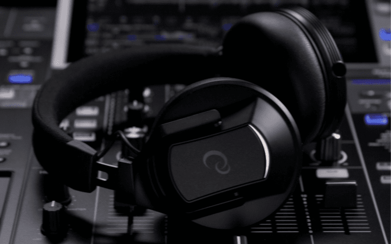 AlphaTheta DJ XDJ-AZ