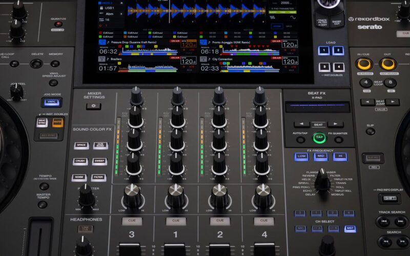 AlphaTheta DJ XDJ-AZ