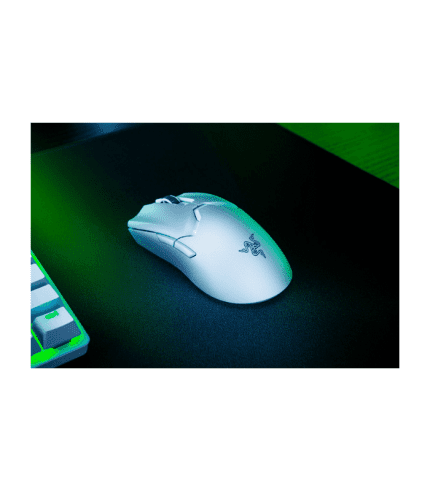 RAZER VIPER V2 PRO white on mouse pad