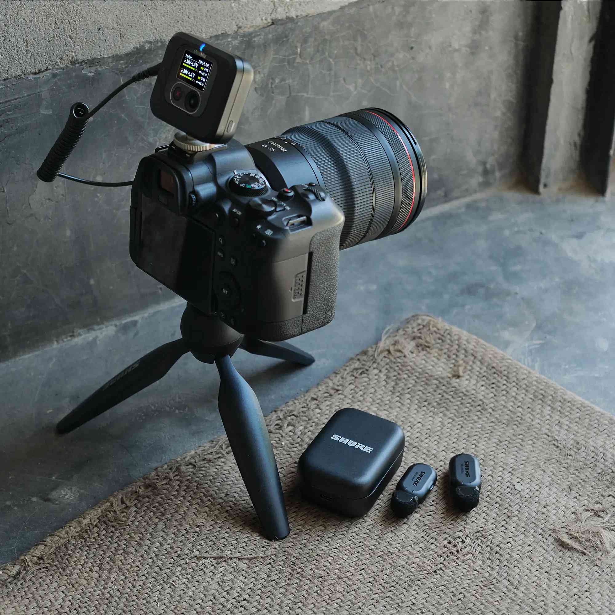 MOVEMIC TWO RECEIVER KIT Two-Channel Wireless Lavalier Microphone System With Receiver