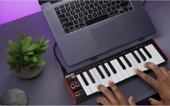 Akai Professional LPK25 mk2 USB Keyboard Controller, Black