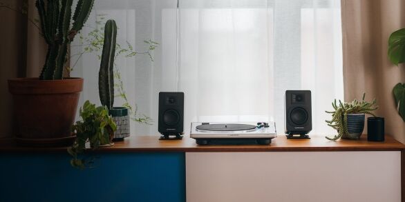 Powered Bookshelf Speakers AT-SP3X
