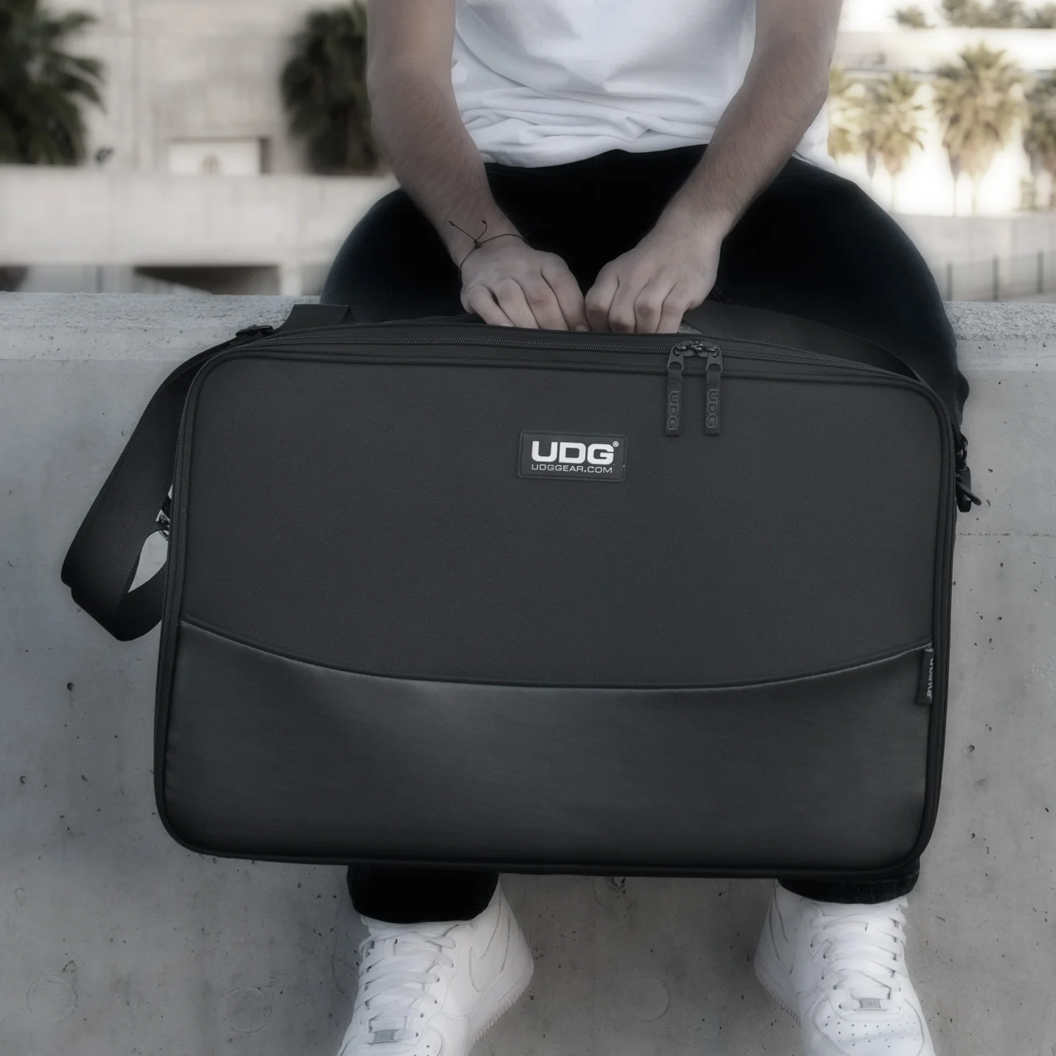 MIDI Controller Sleeve Black 05