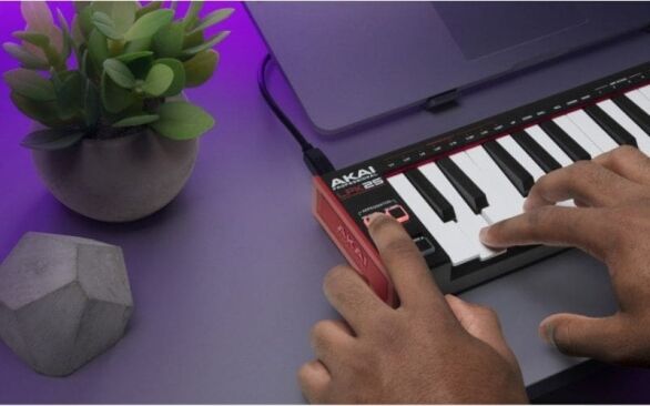 Akai Professional LPK25 mk2 USB Keyboard Controller, Black