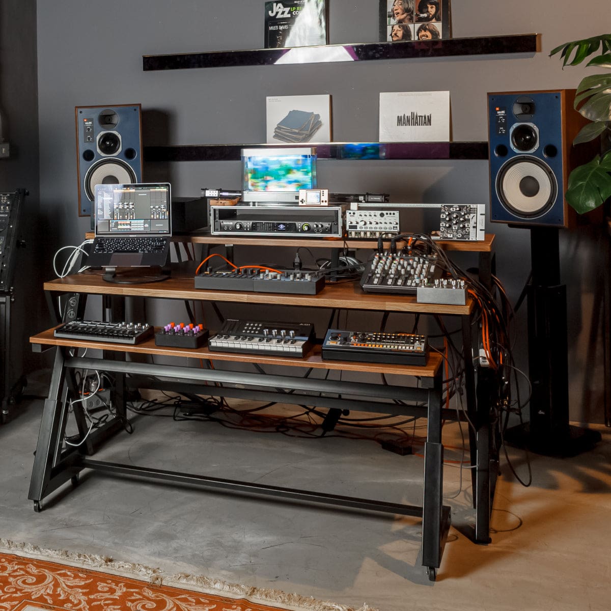 Wavebone - Headquarter™ Studio Workstation - White - Yaya Station
