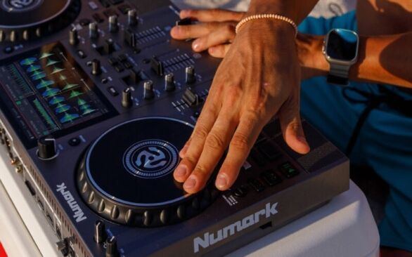 Numark Mixstream Pro Go